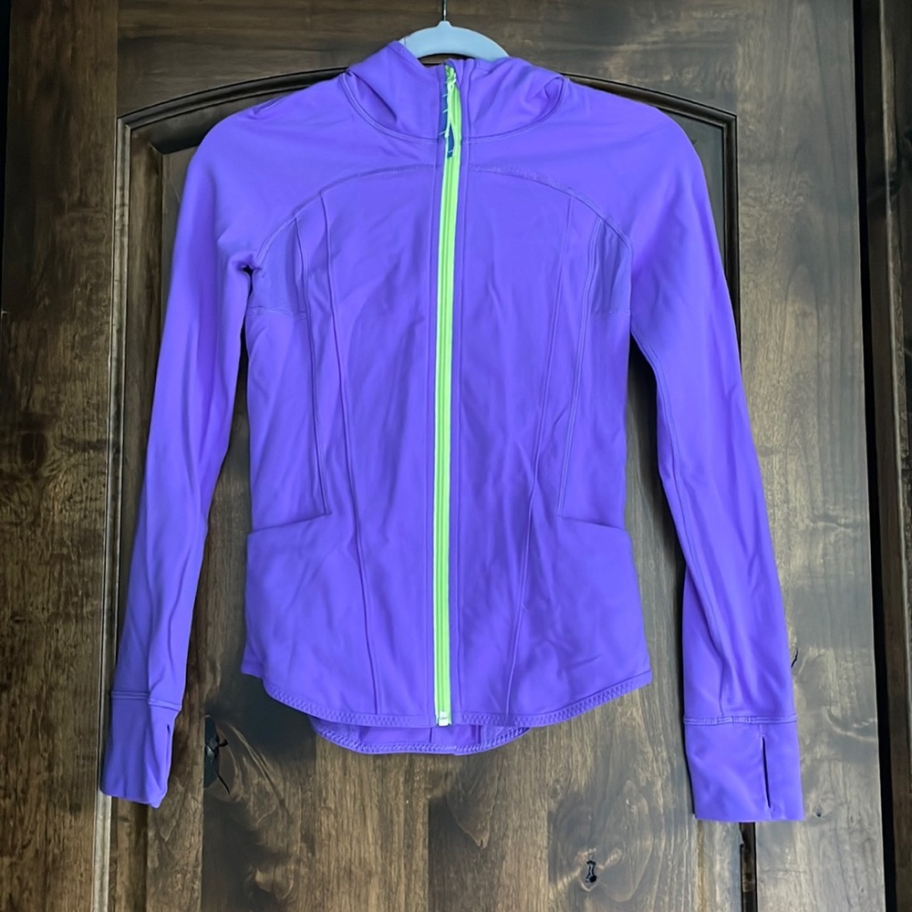 Girls ivivva lululemon fitted hoodie jacket. Soft and stretchy. 12, thumbholes